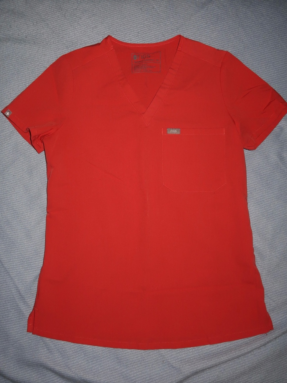 Women’s FIGS Scrub Top Size XS in Clay